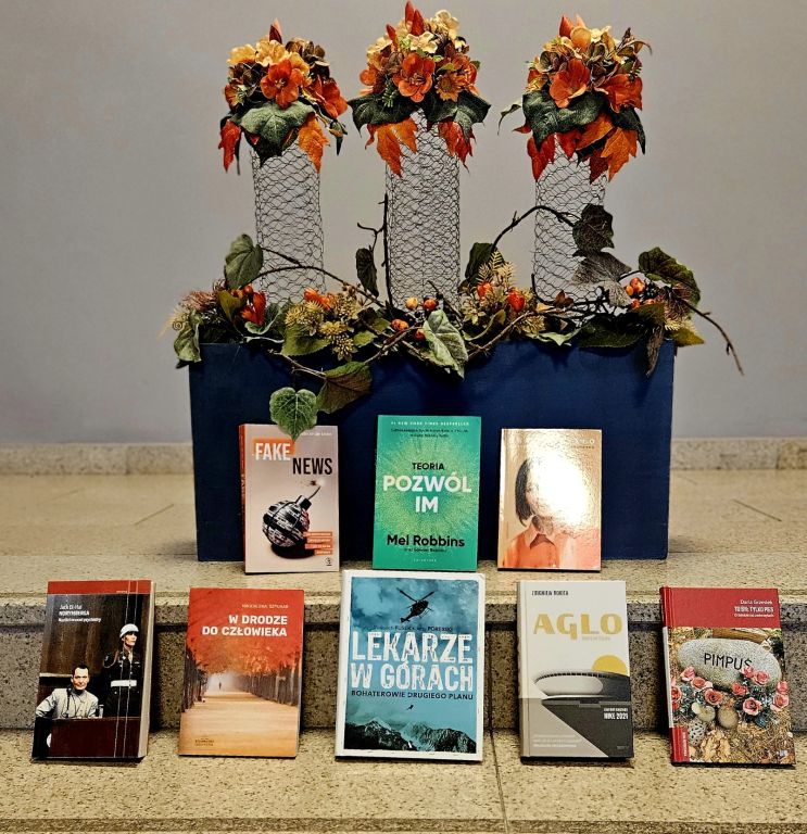 Kompozycja przedstawiająca okładki zakupionych książek publicystycznych
