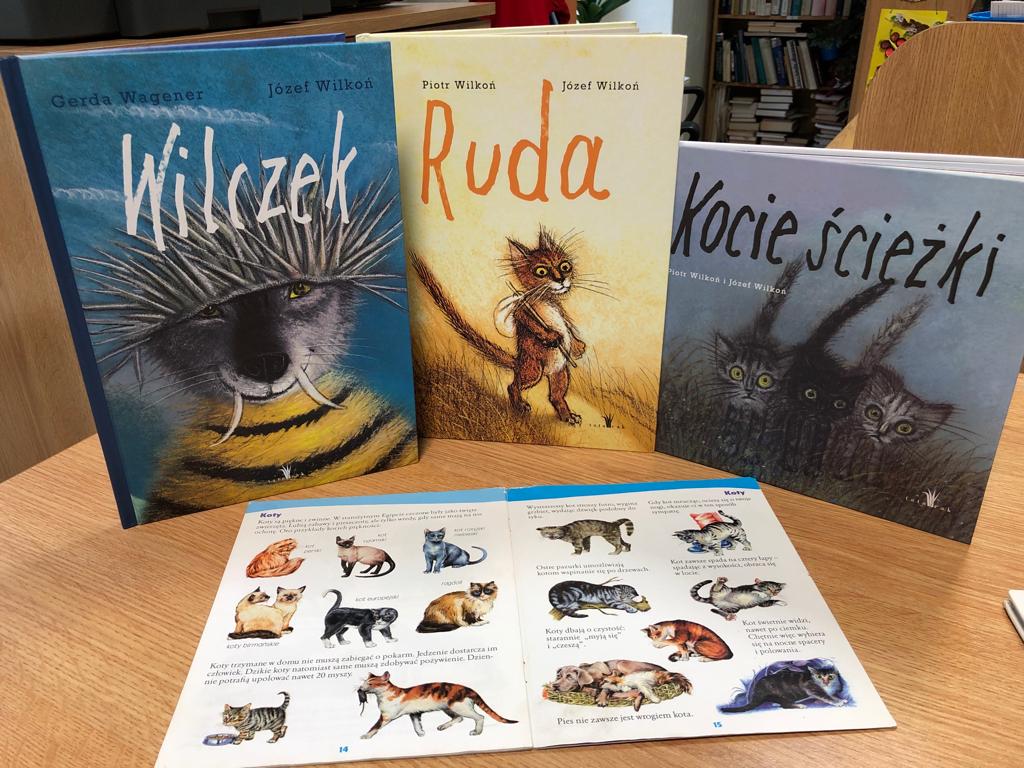 Książki "Ruda" "Kocie ścieżki" i "Wilczek" z ilustracjami J&oacute;zefa Wilkonia